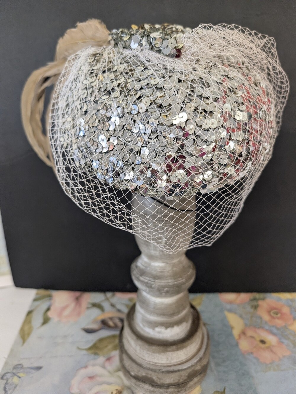 VINTAGE Sequined Veiled Cocktail Fascinator HAT  - Silver & Blush - Picture 4 of 4